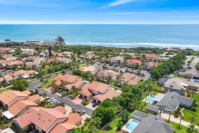Image de Charming 2-bedroom/2. 5 bath home, steps from ocean in enjoyable Melbourne Beach.