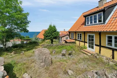 Beautiful house with sea view and fireplace