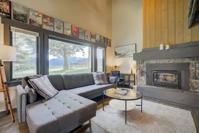 Image de Cozy 2-bedroom condo in pleasant Big Sky on Golf Course, next to Town Center!
