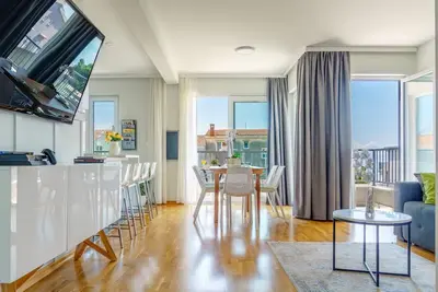 Image de Appartement de deux chambres avec le balcon et la vue sur le mer Tucepi, Makarska (A-23256-h)