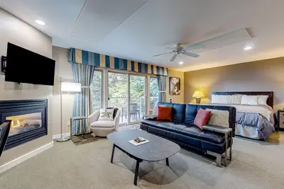 Image de Ocean\/mountain view condo with balcony & lovely location near Moran Sp