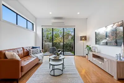 Image de Modern 2-Bed Home in Brunswick with Courtyard
