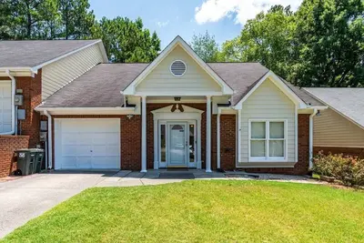 Image de Hoover Townhouse|Great location|3 Br 3 Bath