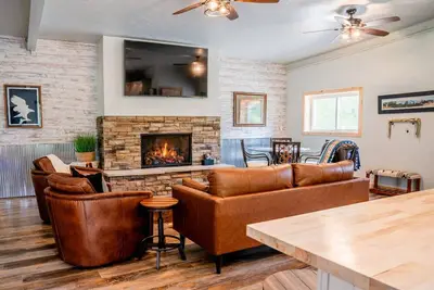 Sunnybrook Retreat-Secluded Cabin