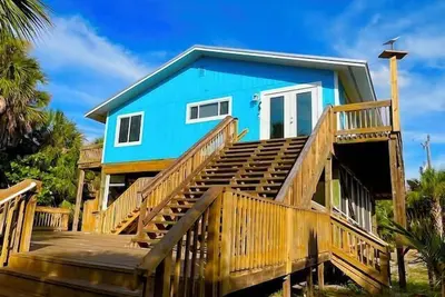 Image de White Pelican: Family-Friendly Home on Seagrape Lane