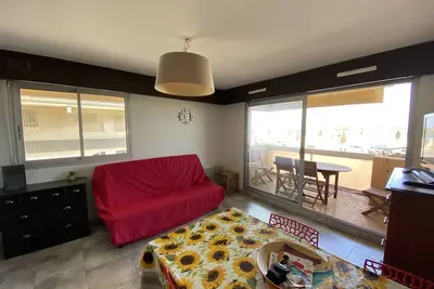Image de Appartement climatisé face à la mer avec terrasse, proche commerces et plage