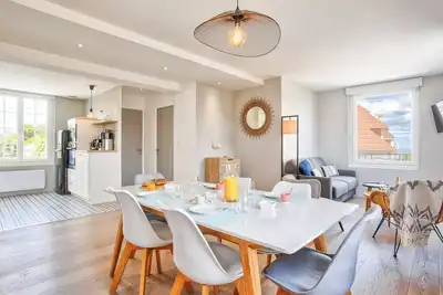 Image de Appartement en centre-ville de Merville Franceville avec cuisine équipée