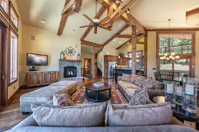 Image de Compass By Tahoe Getaways Luxury 3br - Access to Hoa and Free Ski Shuttle!