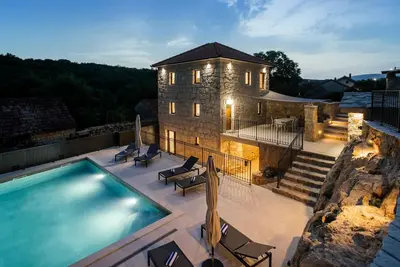 Image de Superbe maison à Zmijavci avec WiFi