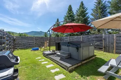 Image de Heart of the White Mountains Cottage w Hot Tub! #3