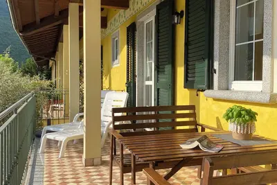 Image de Casa Elena, bis 4 Personen, GroĂźer Sonniger Balkon, ca. 300m zum See/ Strand
