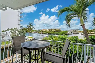 Image de New! Waterfront Retreat with Views & Pool Access