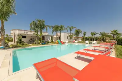 Image de Lovely 6 Bedroom Mediterranean Villa