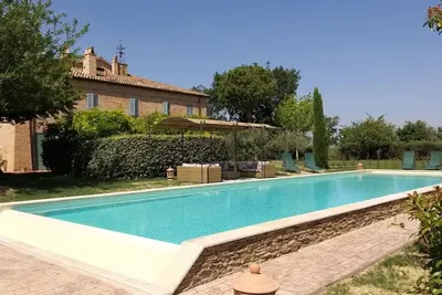 Lavish retreat with private pool & jacuzzi