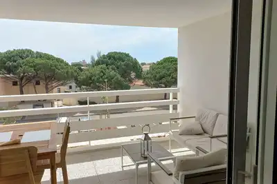 Image de Beau T3 62m2 avec grande terrasse à 7 min à pied de la mer, et du centre