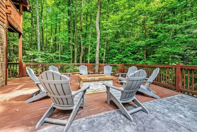 Image de Peaceful 2bd Cabin w/ FirePit! Game Room + Hot Tub