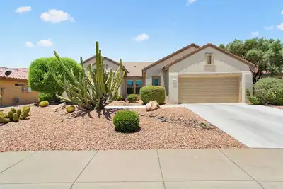Image de Beautiful never before seen golf course home in \"The Grand\"