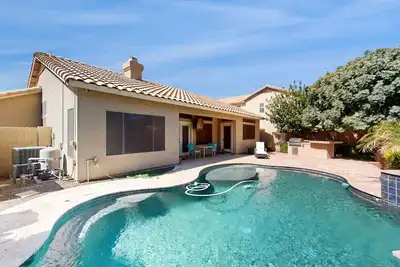 Image de Leo's Pool & Park House on Princeton, a charming vacation rental