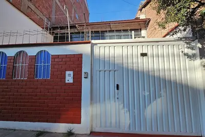 Image de Los Profesionales - Casa Completa a Solo 10 Minutos del Centro