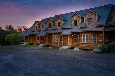 Image de Luxury Ski In/Out Town Home w/Mtn Views & Hot tub!