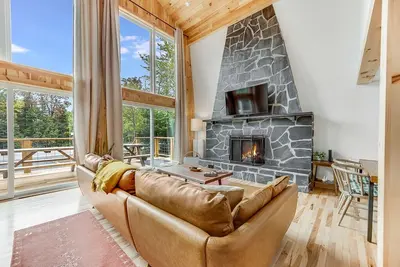 Image de Dreamy  5 bedroom cabin in Greenville
