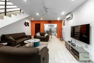 Cozy 2-bedroom townhome with Ac and WiFi in brilliant Adenta
