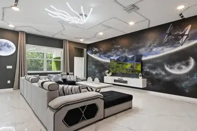 Image de Last Minute Disney Getaway! Private Pool, Hot Tub & Games Room. Book Now! #114209