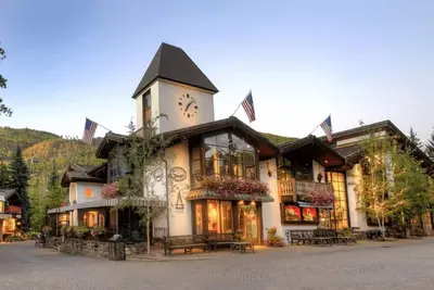 Image de Luxury 3br Bridge Street condo in the heart of Vail Village - steps to ski lift!