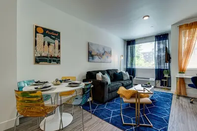 Image de Modern & Bright Studio, Fast WiFi, Walkable to Ne Portland Neighborhoods, Alberta Arts/Williams District