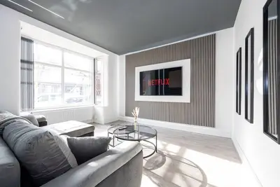 Image de Sleek Retreat:Modern Home-Games Room&Cinema Lounge