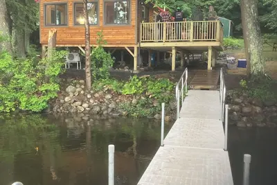 Image de Maine Cabin Masters Camp completely redone waiting for a Lake loving family!