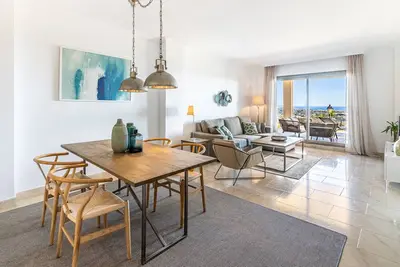 Image de Sea Views and Garden in Señorio Cifuentes