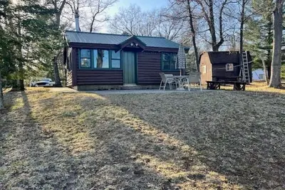 Image de Bluegill Lake front, Up North, cozy peaceful getaway. 2-bedroom cabin. Rustic.