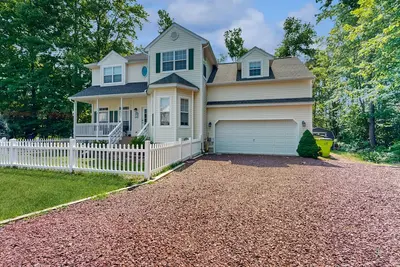 Image de Clearwater Home Close to the Beach w/Shared Pool, Private Washer/Dryer