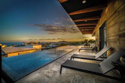 Image de Golden View Charming property- Amazing  ocean view.