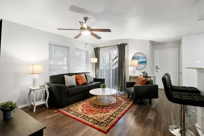Image de Beautiful 1bd\/1ba in University Hills 6504