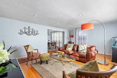 Image de Beautiful 3bd/1ba apartment W Parking 7313