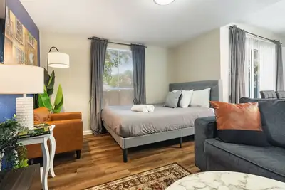 Image de Beautiful Studio in University Hills 7384