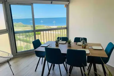 Image de Superbe appartement rénové vue mer