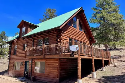 Image de Heartland - 5br cabin with large hot tub, 2 living areas & outdoor space