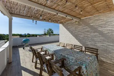 Image de Appartement \"Vista Mare House\" avec vue sur la mer, terrasse privée et Wi-Fi