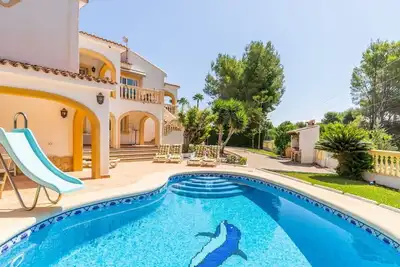 Villa 'Olivo Moraira' avec piscine privée, Wi-Fi et climatisation