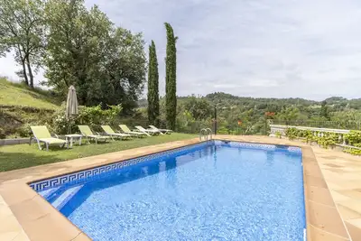 Image de Maison de vacances 'Casa La Granja' avec vue sur les montagnes, piscine privée et Wi-Fi