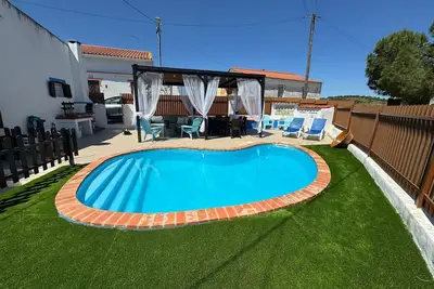 Image de Villa 'Casa D' Avó Lita' avec piscine privée, terrasse privée et Wi-Fi