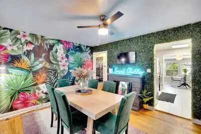 Image de Urban Retreat-Private Pool & Games Galore