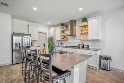 Image de 💥Nrg + Downtown Minutes Away 💥 Lunar Gardens 🌙