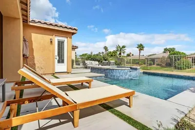 Image de Desert Paradise, Hot Tub, Pool