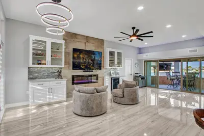 Image de Buccaneers Paradise Lakefront with Boat & golf cart, 3 Bed in Sun City, Az