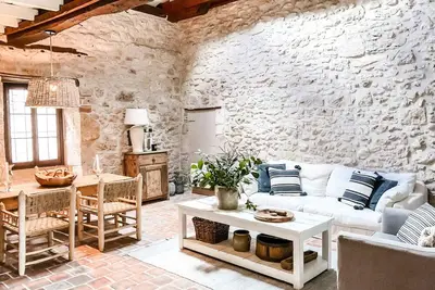 Image de Domaine De Pragelier, Gîte Le Magnolia avec piscine partagée