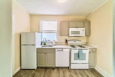 Image de Spacious Renovated One Bedroom Apartment Located in Downtown Falmouth
